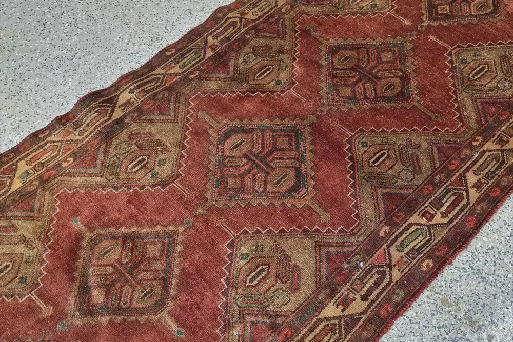 Buying a Rug at Auction